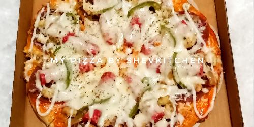 Pizza Shev Kitchen: Santapan Malam yang Menggigit di Jantung Cilacap